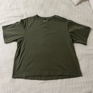 All in Motion cropped tee